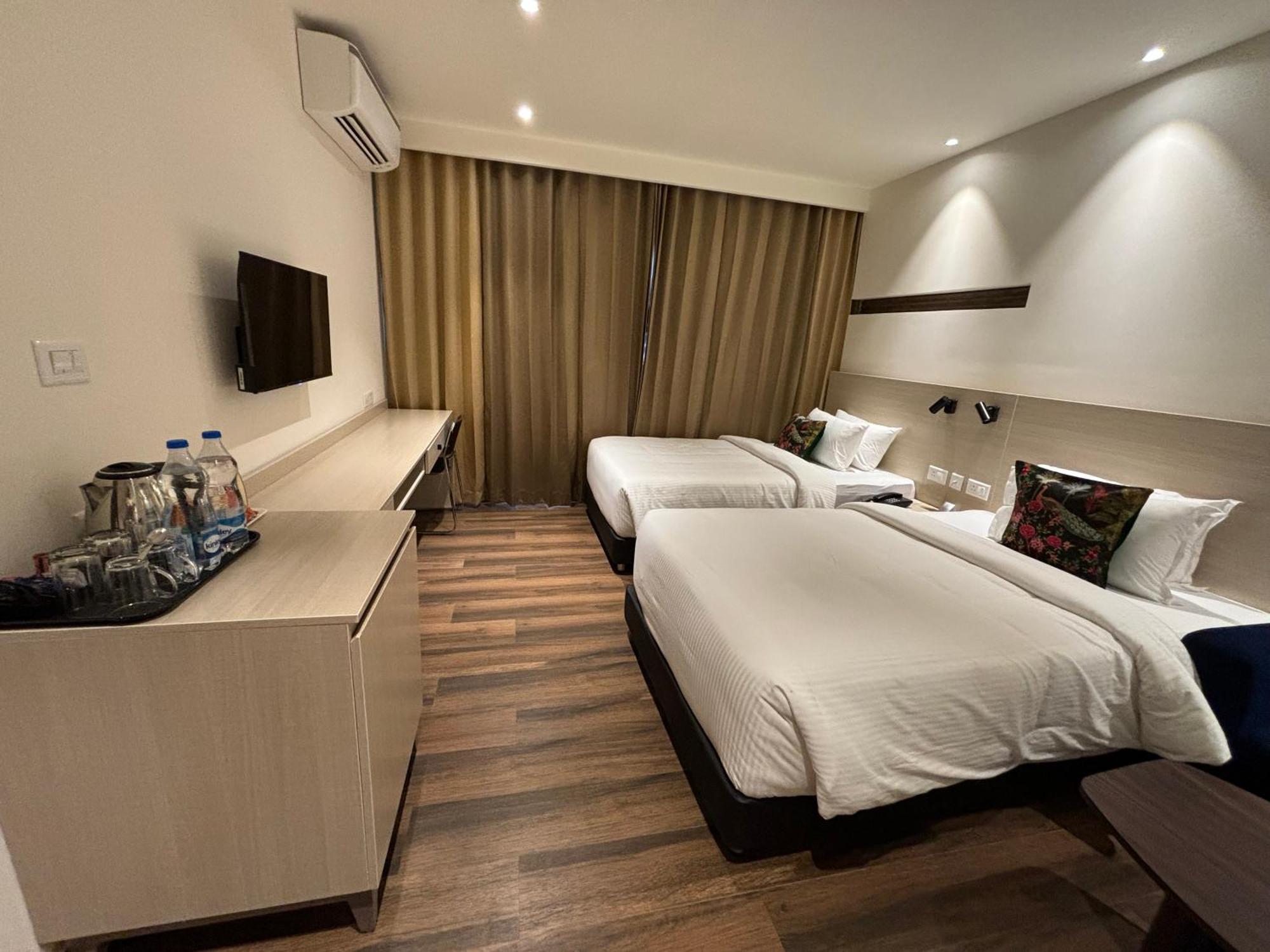 Presidency Airport Hotel Kochi Dış mekan fotoğraf