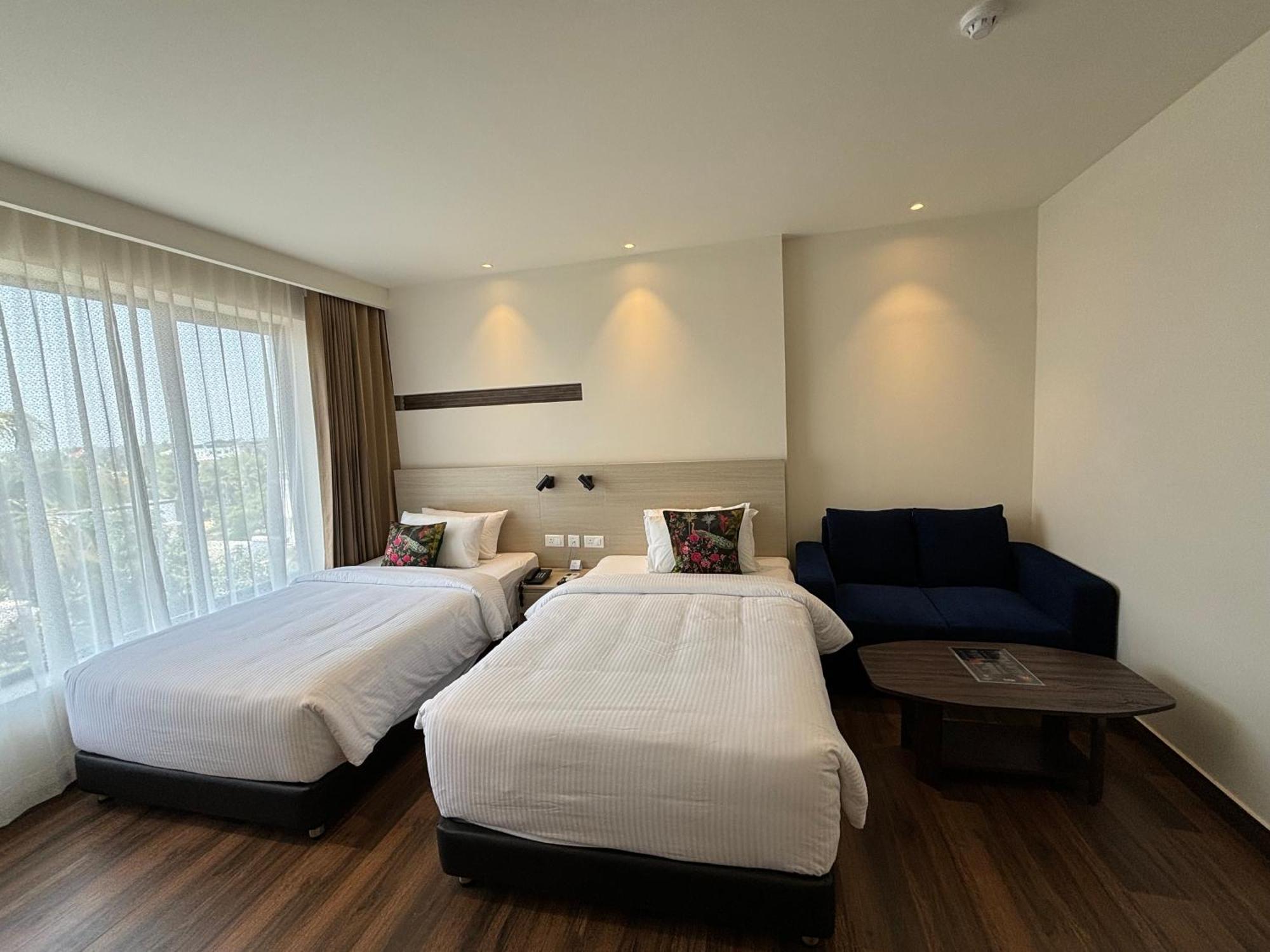 Presidency Airport Hotel Kochi Dış mekan fotoğraf