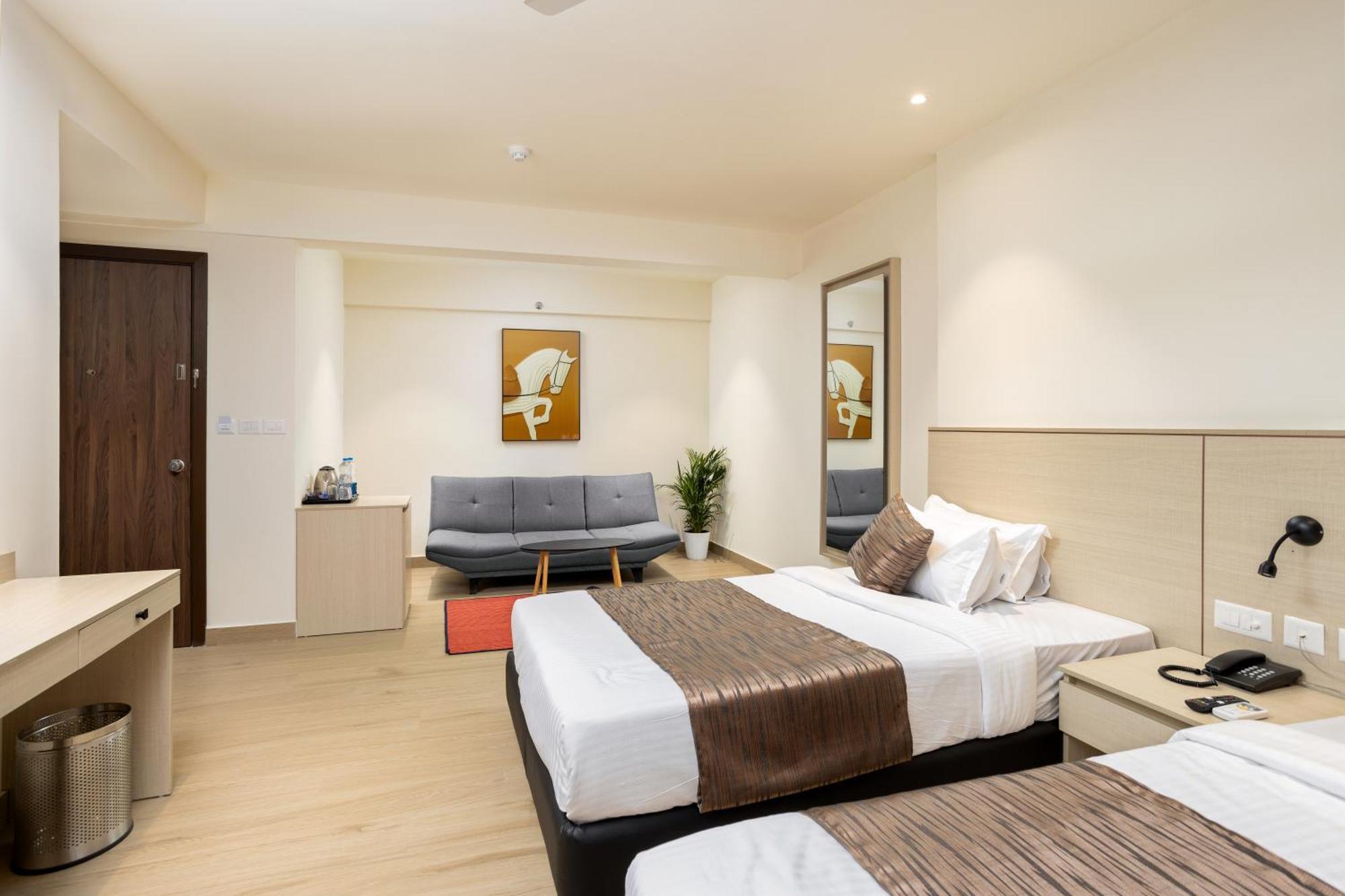 Presidency Airport Hotel Kochi Dış mekan fotoğraf
