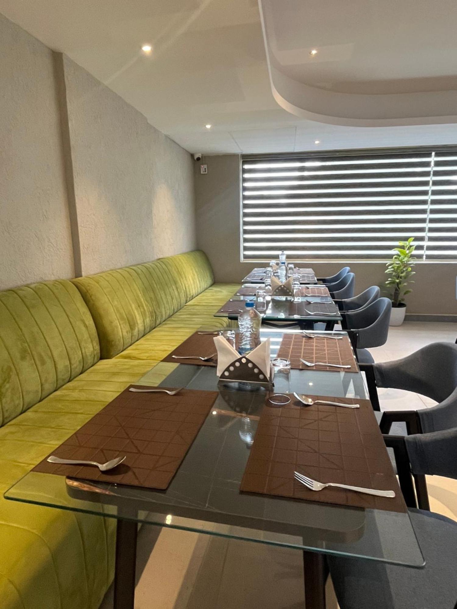 Presidency Airport Hotel Kochi Dış mekan fotoğraf